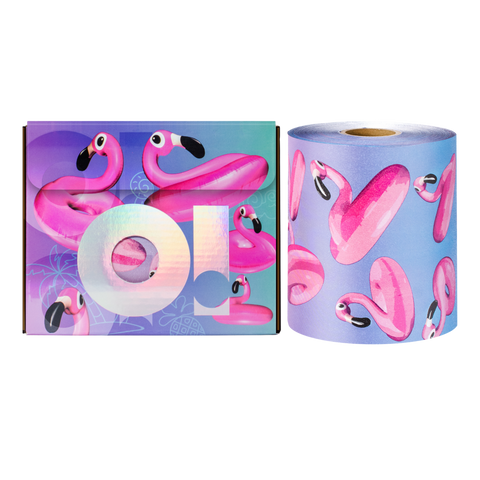 pudełko O! Tools Pink Flamingo - Ryflowana Folia Fryzjerska w Rolce 100 m a obok wyciągnięta rolka