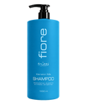 Fiore Professional Keratin Me Shampoo 1000 ml w niebieskiej butelce z czarnym korkiem na białym tle.