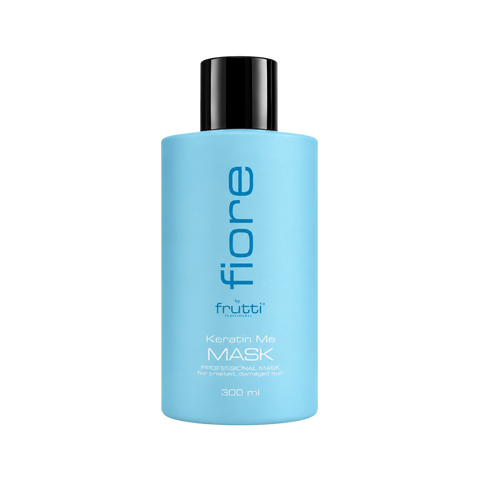 Fiore Professional Keratin Me Mask 300 ml w jasnoniebieskiej butelce z czarnym korkiem na białym tle.